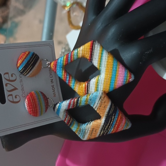 🆕 Fashion Eve Collection earrings - Picture 5 of 6